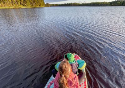 Wordltrip Family mit SUP auf dem See